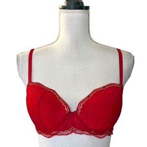 Victoria’s Secret Dream Angels Lined Demi Lace Underwire Bra SZ 32D in Red